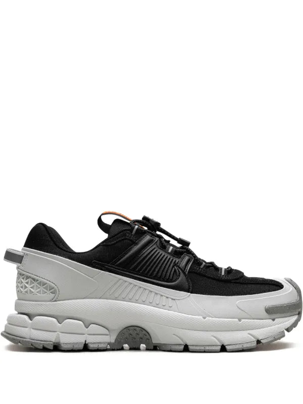 Nike Zoom Vomero Roam “Black/Light Silver”