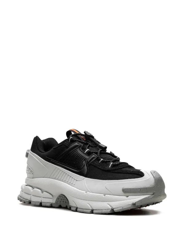 Nike Zoom Vomero Roam “Black/Light Silver”