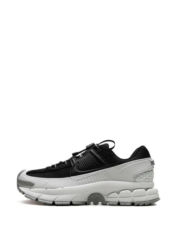 Nike Zoom Vomero Roam “Black/Light Silver”