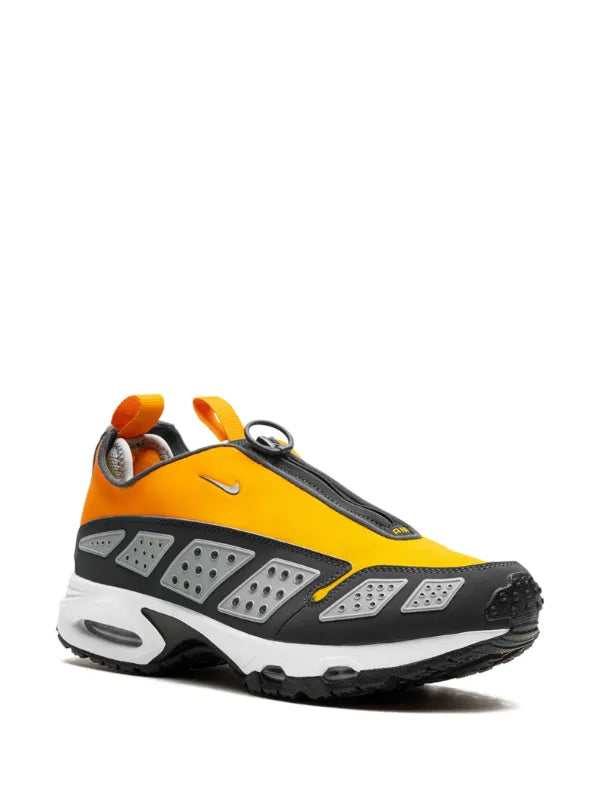 Nike Air Max SNDR “Canyon Gold Deep Ocean”