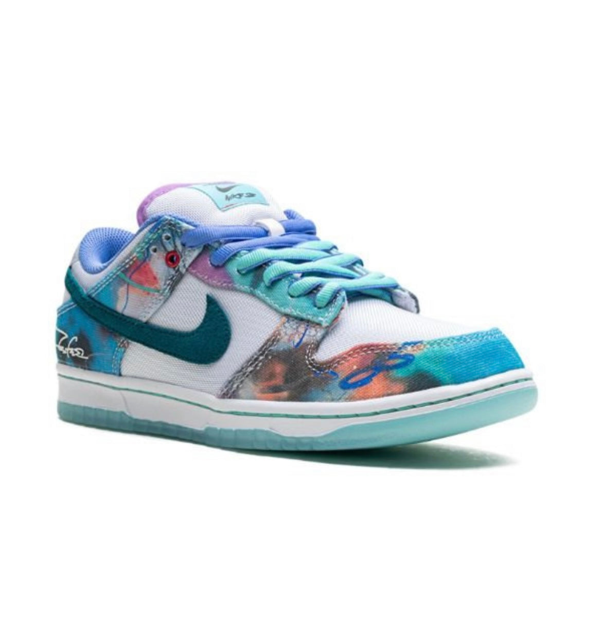 Nike x Futura Laboratories Dunk “Bleached”